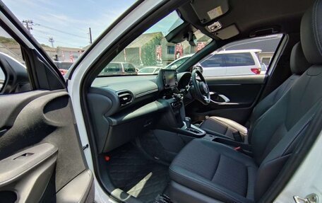 Toyota Yaris Cross, 2023 год, 1 500 000 рублей, 22 фотография