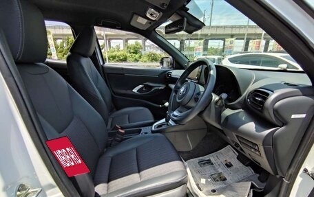 Toyota Yaris Cross, 2023 год, 1 500 000 рублей, 17 фотография