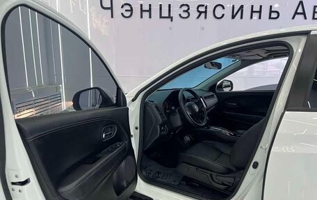 Honda Vezel, 2022 год, 1 650 000 рублей, 6 фотография