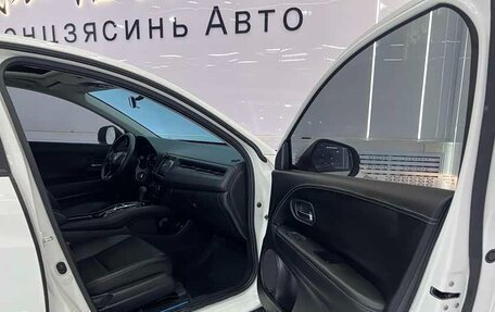 Honda Vezel, 2022 год, 1 650 000 рублей, 12 фотография