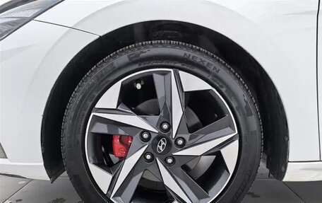 Hyundai Elantra, 2023 год, 975 536 рублей, 17 фотография