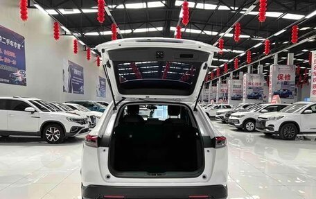 Honda Vezel, 2023 год, 1 850 000 рублей, 14 фотография