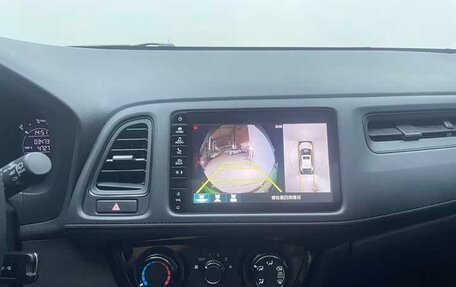 Honda Vezel, 2022 год, 1 550 000 рублей, 16 фотография
