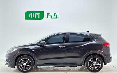 Honda Vezel, 2022 год, 1 550 000 рублей, 15 фотография