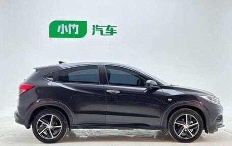 Honda Vezel, 2022 год, 1 550 000 рублей, 13 фотография