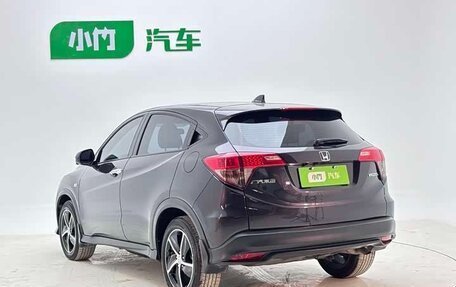 Honda Vezel, 2022 год, 1 550 000 рублей, 3 фотография