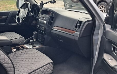 Mitsubishi Pajero IV, 2008 год, 2 000 000 рублей, 13 фотография