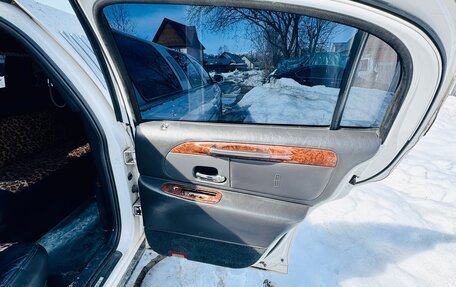 Lincoln Town Car III рестайлинг, 2001 год, 240 000 рублей, 7 фотография