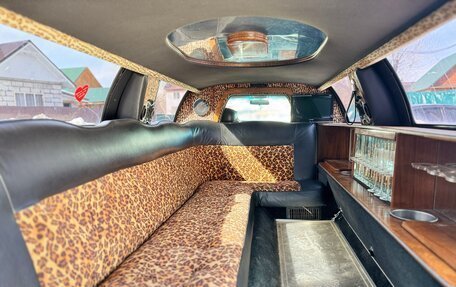 Lincoln Town Car III рестайлинг, 2001 год, 240 000 рублей, 9 фотография