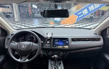 Honda Vezel, 2022 год, 1 560 000 рублей, 2 фотография