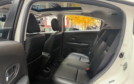 Honda Vezel, 2022 год, 1 560 000 рублей, 4 фотография
