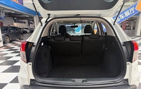 Honda Vezel, 2022 год, 1 560 000 рублей, 14 фотография