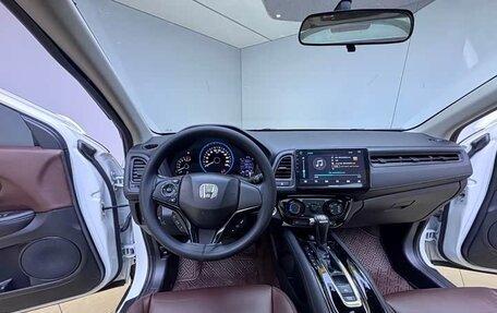 Honda Vezel, 2022 год, 1 550 000 рублей, 2 фотография