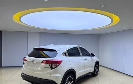 Honda Vezel, 2022 год, 1 550 000 рублей, 11 фотография