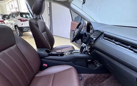 Honda Vezel, 2022 год, 1 550 000 рублей, 12 фотография