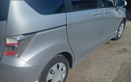 Honda Freed I, 2012 год, 950 000 рублей, 2 фотография