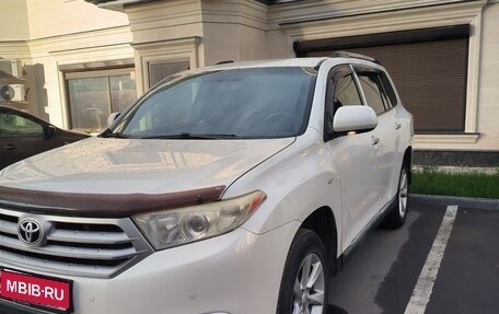 Toyota Highlander III, 2011 год, 1 650 000 рублей, 1 фотография