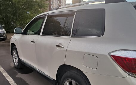Toyota Highlander III, 2011 год, 1 650 000 рублей, 4 фотография