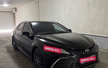 Toyota Camry, 2021 год, 3 650 000 рублей, 2 фотография