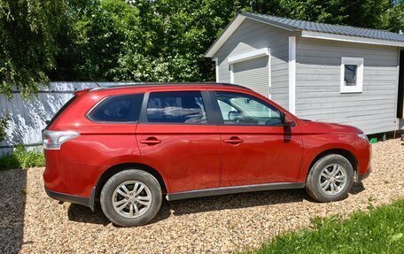Mitsubishi Outlander III рестайлинг 3, 2013 год, 1 450 000 рублей, 4 фотография