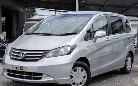 Honda Freed I, 2010 год, 900 000 рублей, 1 фотография