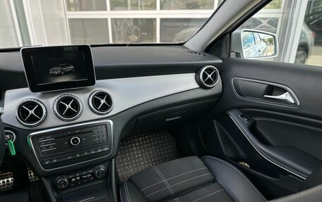 Mercedes-Benz GLA, 2016 год, 1 950 000 рублей, 14 фотография