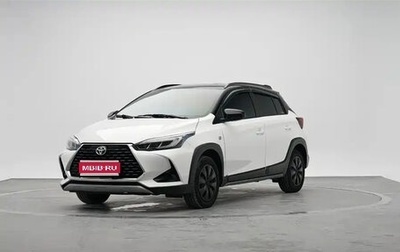 Toyota Yaris XP150 рестайлинг, 2022 год, 1 010 000 рублей, 1 фотография