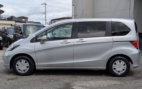 Honda Freed I, 2010 год, 900 000 рублей, 2 фотография