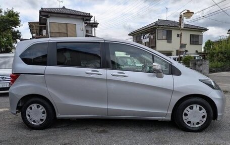 Honda Freed I, 2010 год, 900 000 рублей, 6 фотография