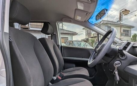 Honda Freed I, 2010 год, 900 000 рублей, 8 фотография