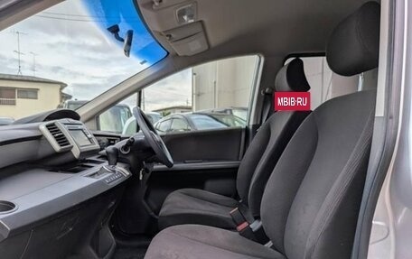 Honda Freed I, 2010 год, 900 000 рублей, 13 фотография