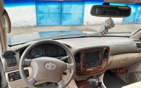 Toyota Land Cruiser 100 рестайлинг 2, 2002 год, 1 630 000 рублей, 7 фотография