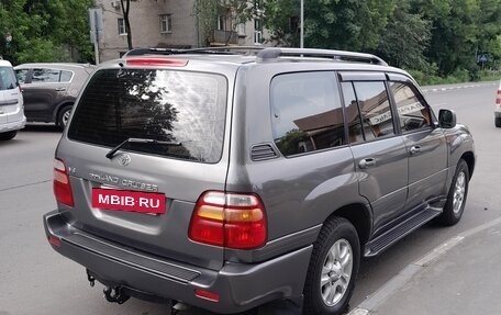 Toyota Land Cruiser 100 рестайлинг 2, 2002 год, 1 630 000 рублей, 10 фотография