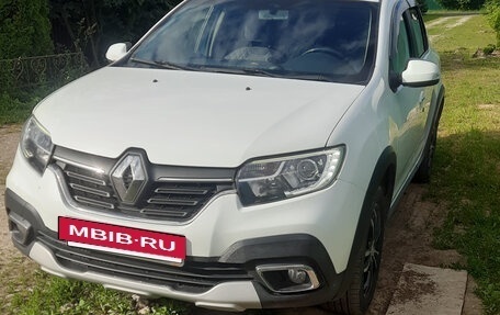 Renault Logan II, 2019 год, 450 000 рублей, 3 фотография