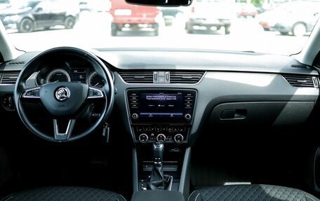 Skoda Octavia, 2018 год, 1 759 000 рублей, 8 фотография