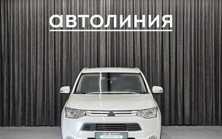 Mitsubishi Outlander III рестайлинг 3, 2014 год, 1 570 000 рублей, 2 фотография