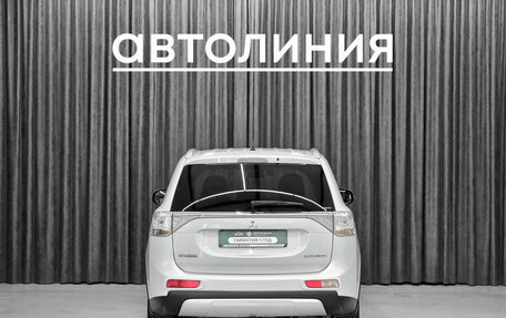 Mitsubishi Outlander III рестайлинг 3, 2014 год, 1 570 000 рублей, 8 фотография