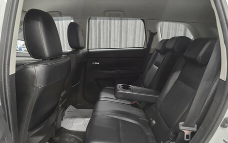 Mitsubishi Outlander III рестайлинг 3, 2014 год, 1 570 000 рублей, 17 фотография