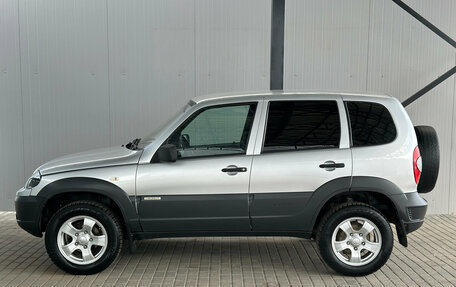 Chevrolet Niva I рестайлинг, 2017 год, 780 000 рублей, 4 фотография