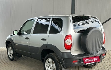 Chevrolet Niva I рестайлинг, 2017 год, 780 000 рублей, 5 фотография