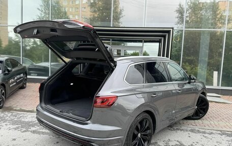 Volkswagen Touareg III, 2019 год, 6 199 000 рублей, 7 фотография