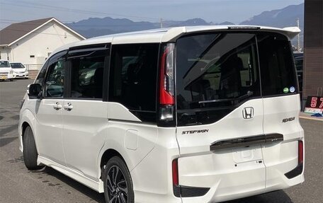 Honda Stepwgn IV, 2021 год, 1 800 000 рублей, 4 фотография