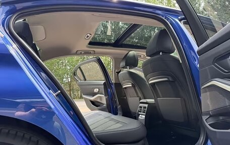 BMW 3 серия, 2021 год, 2 800 000 рублей, 15 фотография