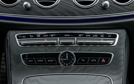 Mercedes-Benz E-Класс, 2018 год, 3 368 000 рублей, 29 фотография