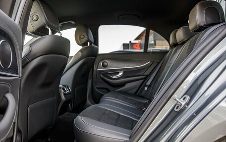 Mercedes-Benz E-Класс, 2018 год, 3 368 000 рублей, 38 фотография
