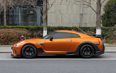 Nissan GT-R, 2018 год, 21 800 000 рублей, 3 фотография