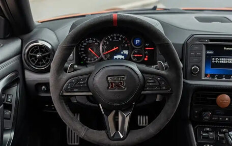 Nissan GT-R, 2018 год, 21 800 000 рублей, 15 фотография