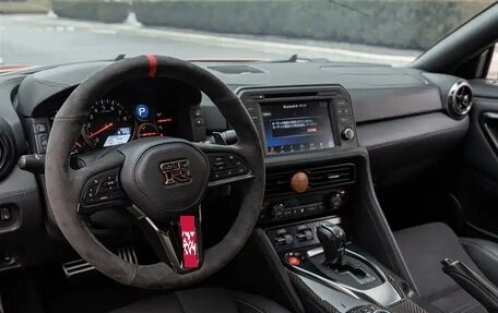 Nissan GT-R, 2018 год, 21 800 000 рублей, 13 фотография