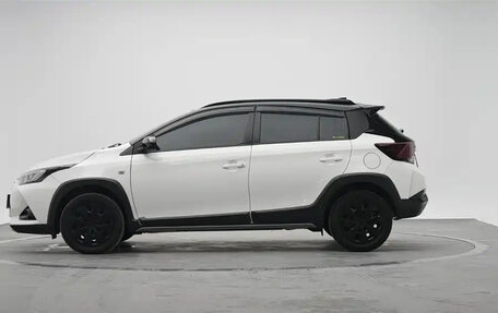 Toyota Yaris XP150 рестайлинг, 2022 год, 1 010 000 рублей, 6 фотография