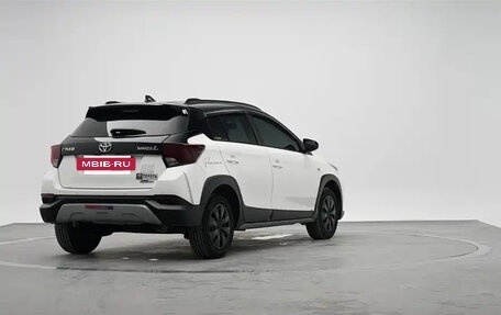 Toyota Yaris XP150 рестайлинг, 2022 год, 1 010 000 рублей, 3 фотография